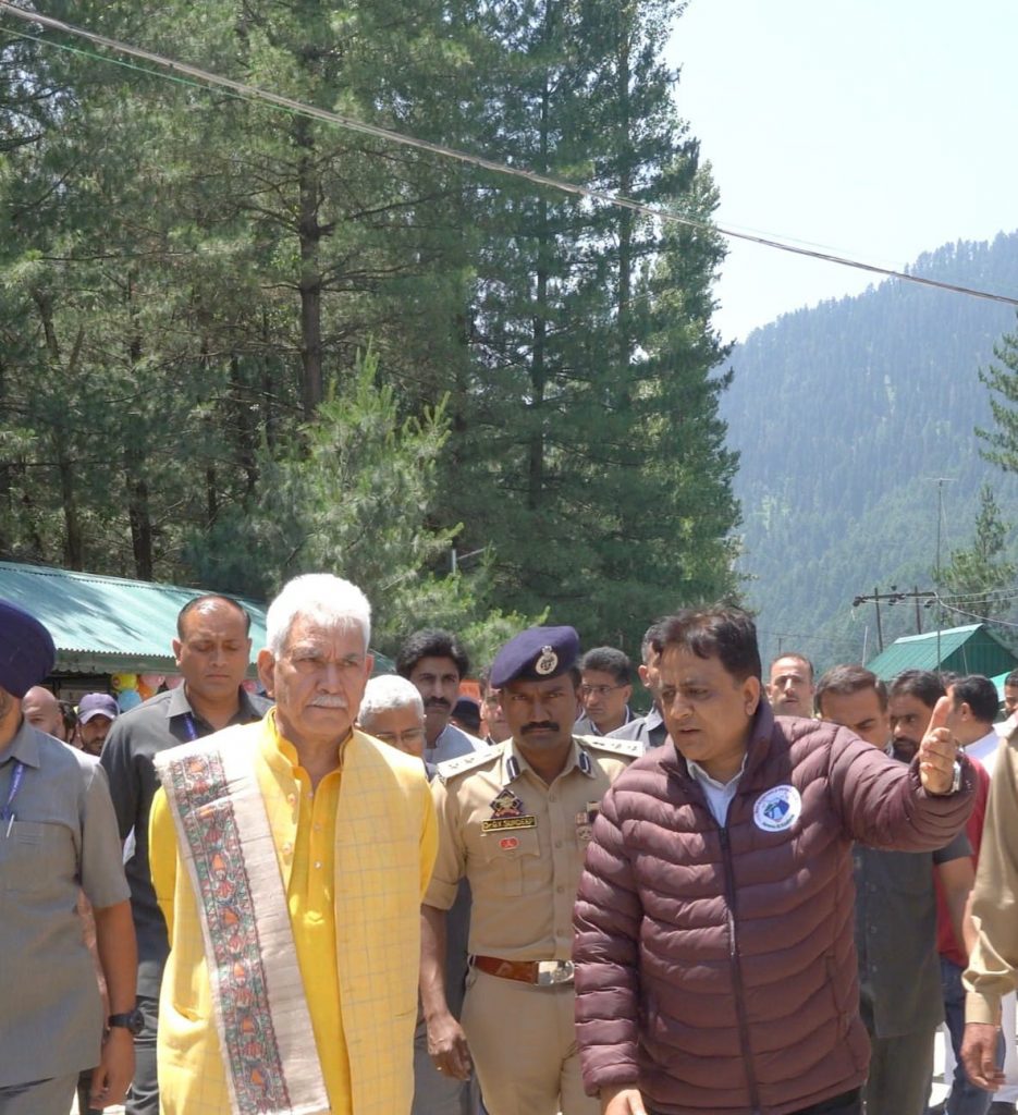 Lt Governor chairs review meeting of Shri Amarnath Ji Yatra Visits Nunwan Base camp; takes stock of facilities