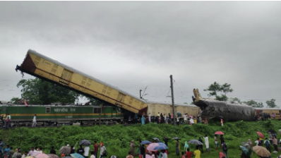 Goods train rams into Sealdah-bound Kanchenjunga Express in West Bengal’s Darjeeling, several feared dead