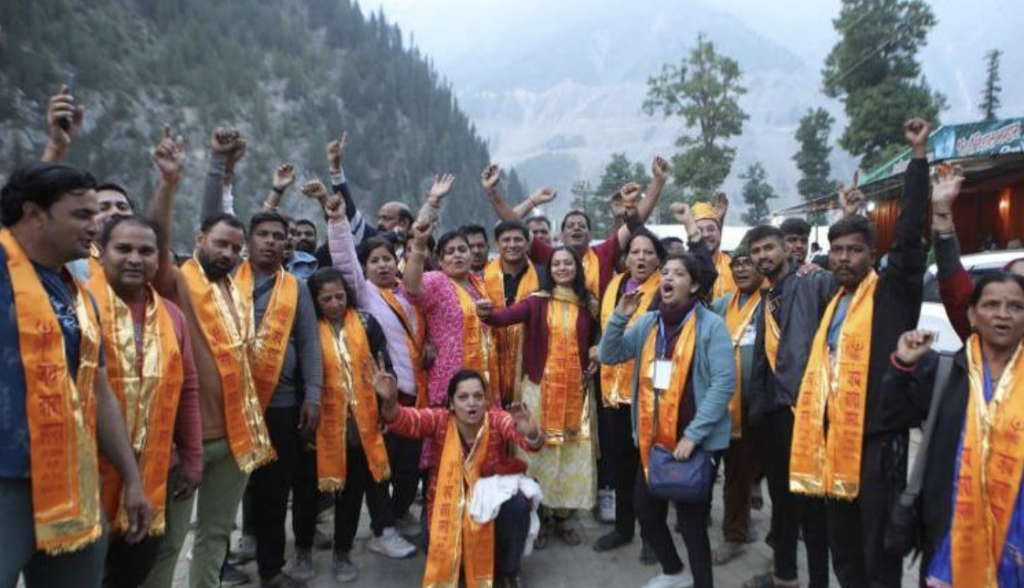 Amid heavy rains 5600 more pilgrims begin Amarnath Yatra