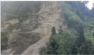 Mughal Road closed for traffic after massive landslide