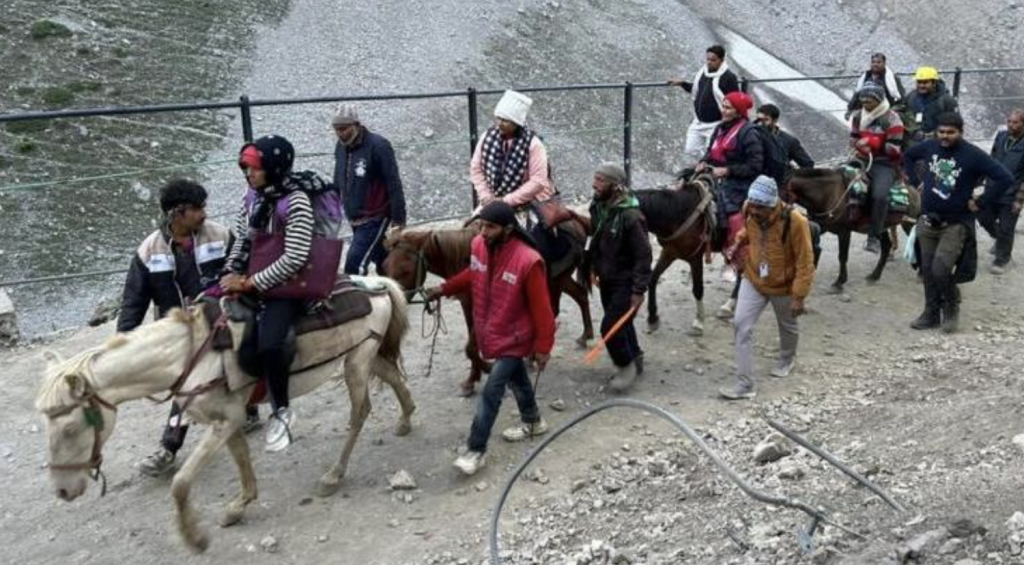 Over 5,800 Amarnath pilgrims depart from Jammu base camp for Kashmir