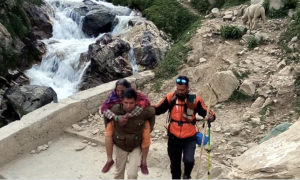 Anantnag police shows compassion, dedication during Amarnath Yatra