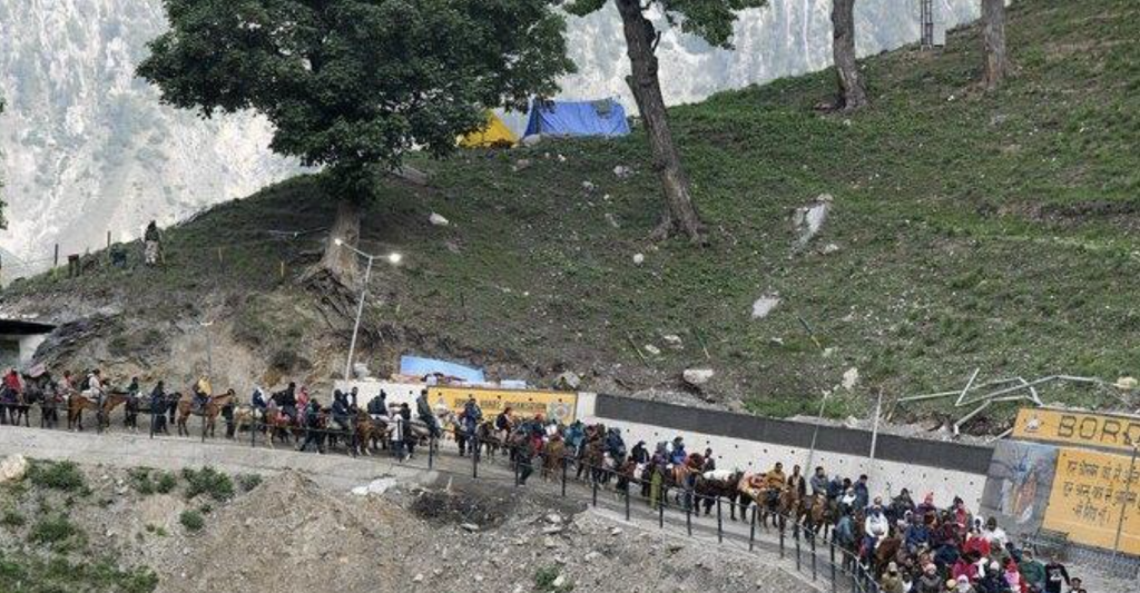 Fresh batch of pilgrims leaves for Amarnath shrine