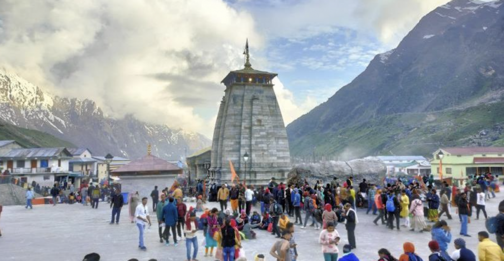 Kedararnath Dham witnesses an influx of devotees on the second Monday of Shravan month