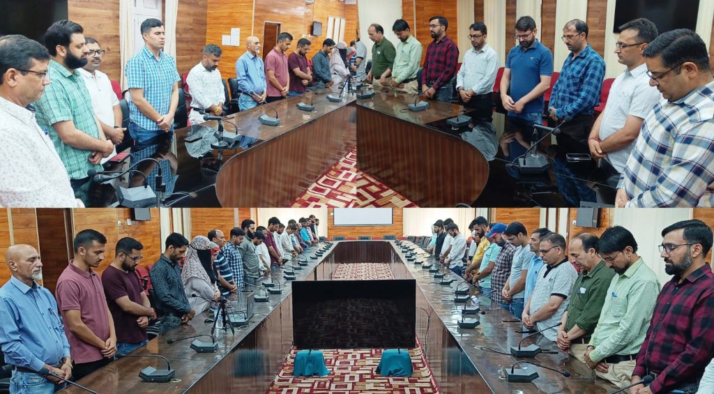 Deputy Commissioner Doda bereaved District admin functionaries express condolences