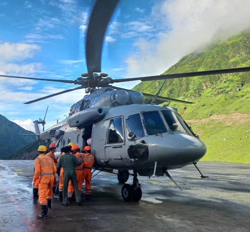 IAF deploys one Chinook and one Mi-17V5 helicopter for rescue operation in Kedar Valley