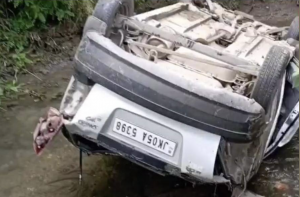 Three people injured after their car falls into nallah along Sopore-Rafiabad road