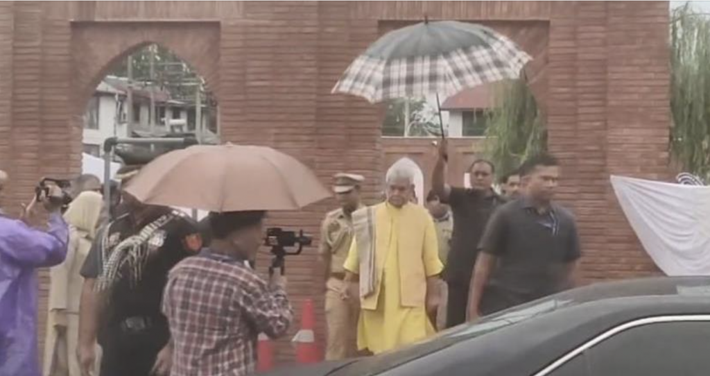 LG Manoj Sinha inaugurates Balidan Stambh amid heavy rains in Srinagar