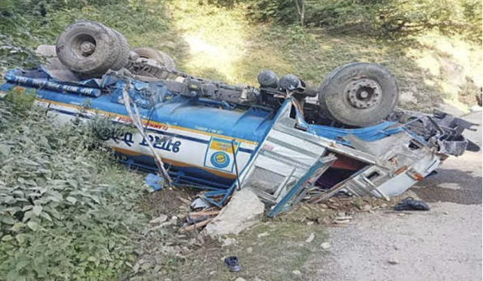 2 Killed, One Injured As Oil Tanker Plunges Into Deep Gorge In Kupwara