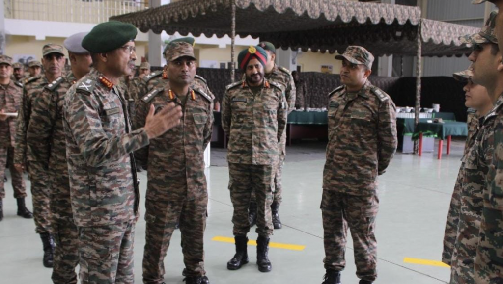 Northern Army commander visits Sunderbani sector in Rajouri