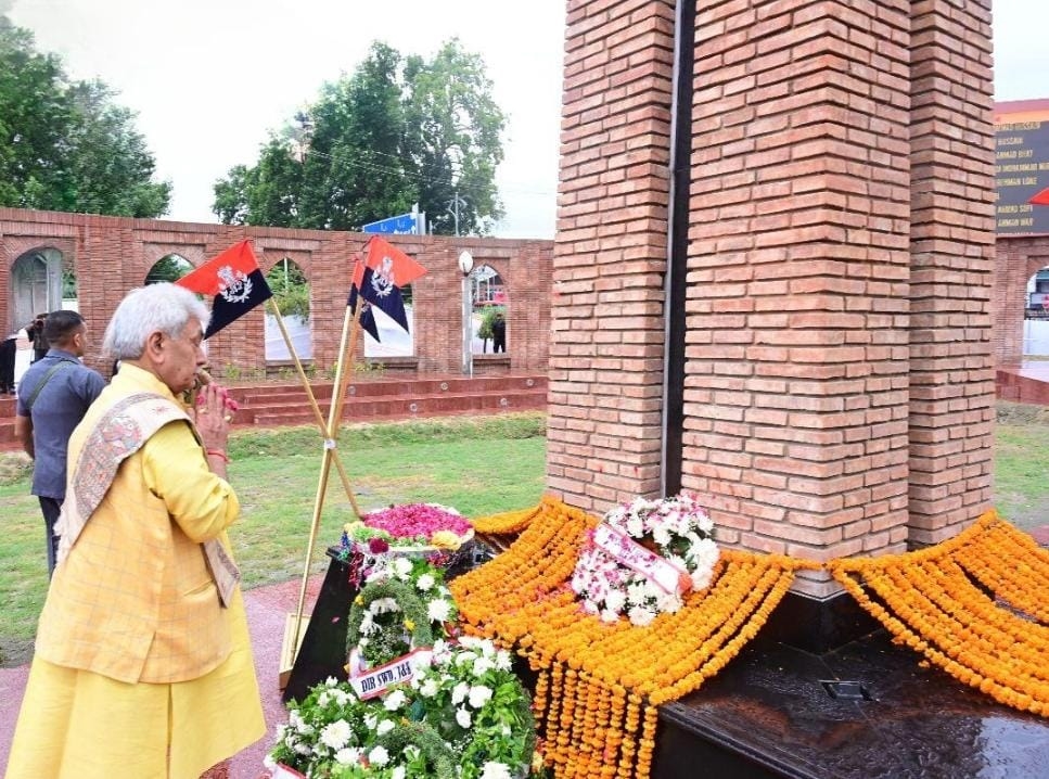 Lt Governor Manoj Sinha hoists National Flag and Addressed the People on the 78th Independence Day