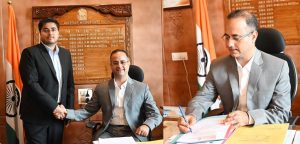 Mohammad Shahid Saleem assumes charge as Deputy Commissioner, Shopian