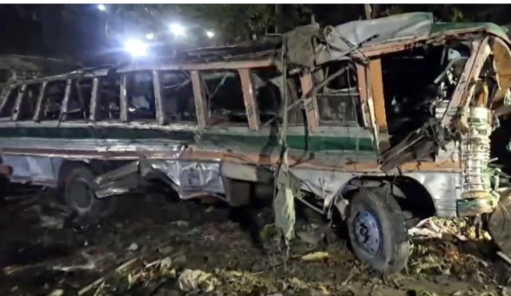 4 BSF personnel dead, 32 injured as bus carrying troops falls into gorge in Budgam