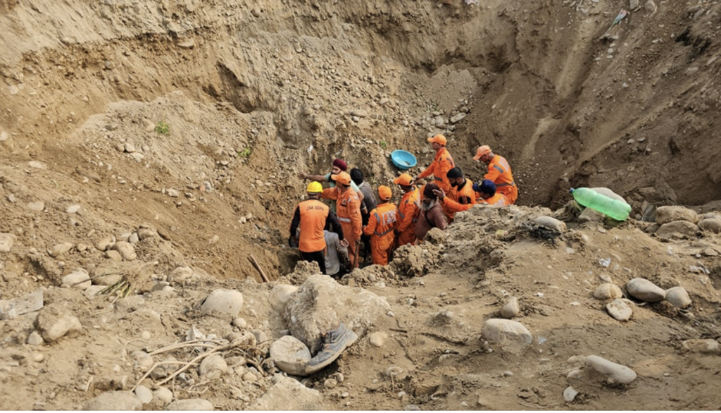 Six Labourers Rescued After Soil Collapses On Them In Pit In Samba