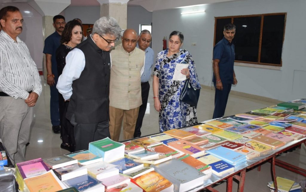 CS participates in ‘Hindi Diwas’ organized by JKAACL