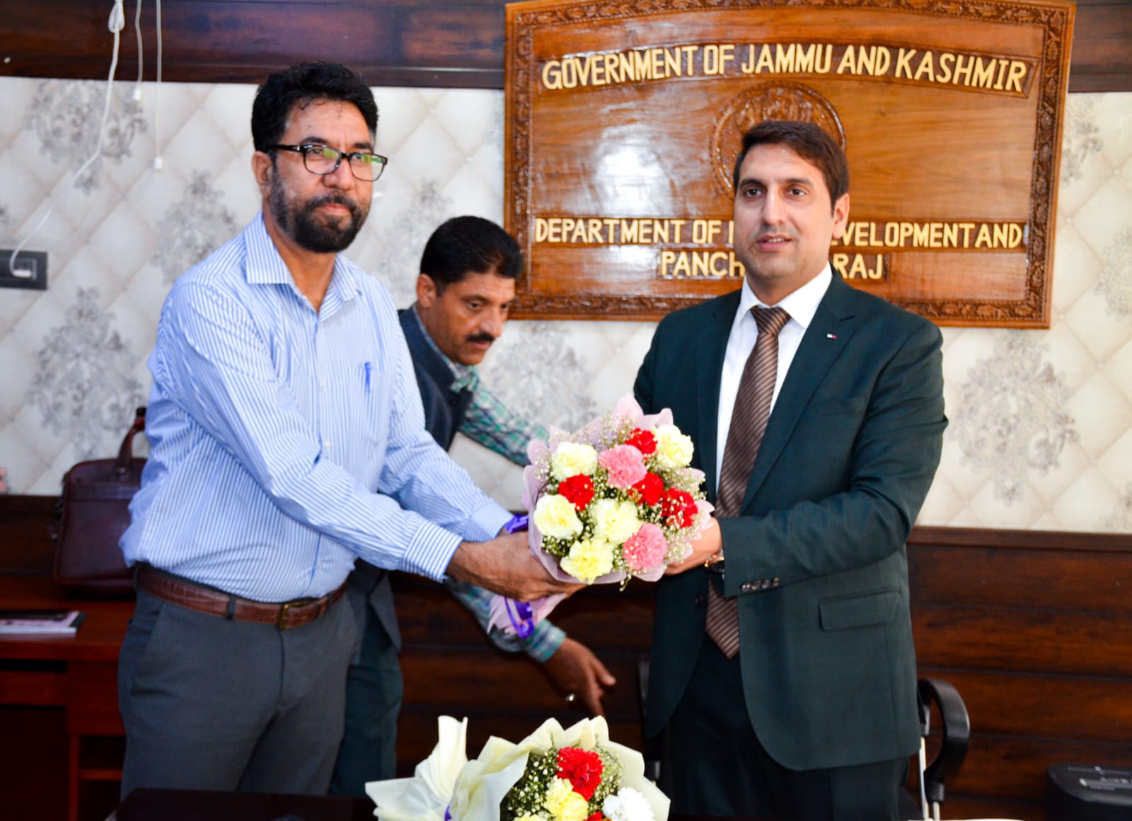 Aijaz Asad assumes charge as Secretary RDD; holds interactive session with staff