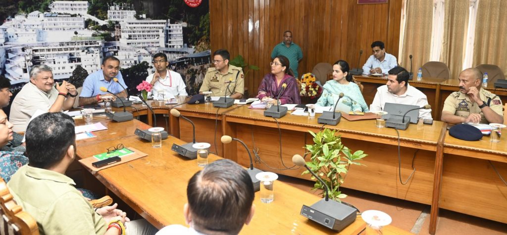 Div Com Jammu reviews preparations for Annual Navratra Festival at Katra