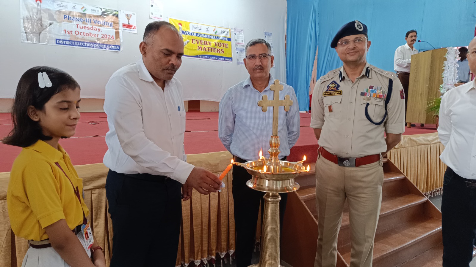 CEO visits Samba; reviews election preparedness, attends SVEEP event