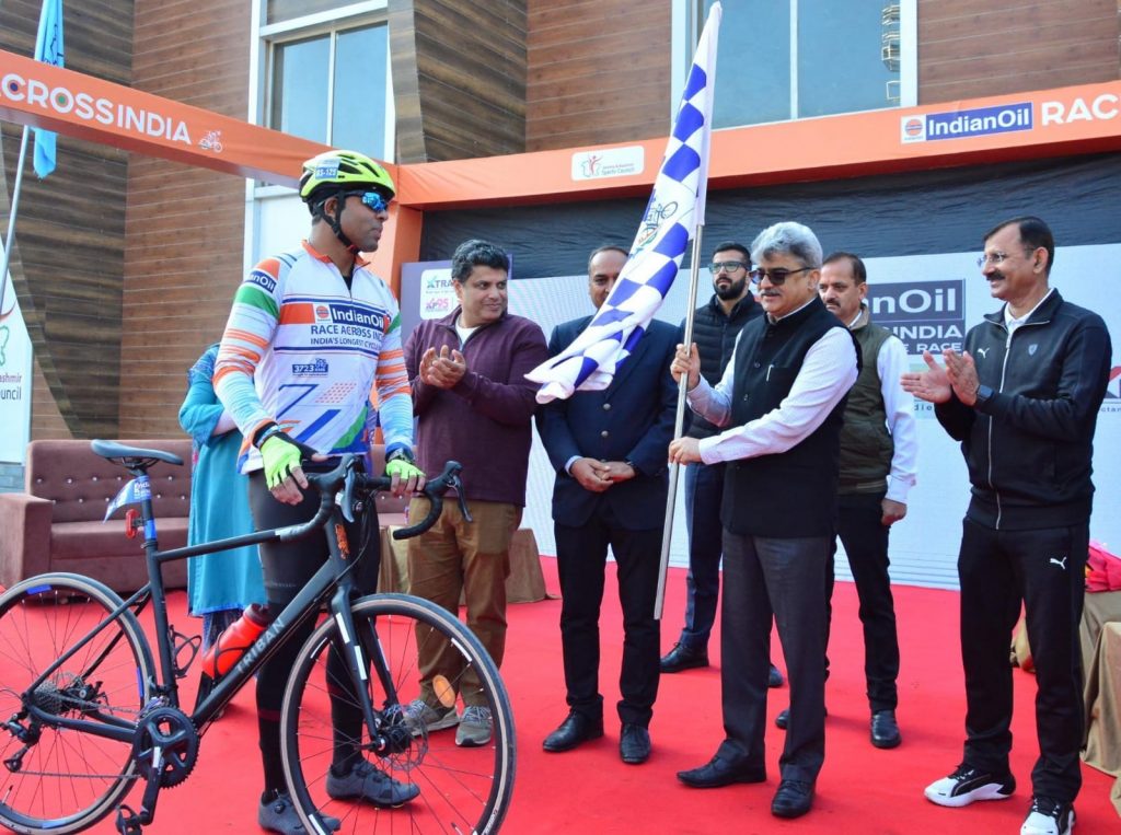 Chief Secretary flags off longest cycling expedition ‘Race Across India’ from Srinagar