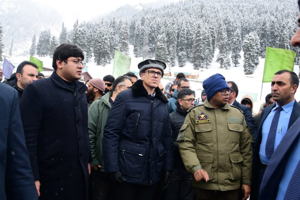 CM Omar Abdullah Visits Fire-Hit Sonamarg Market