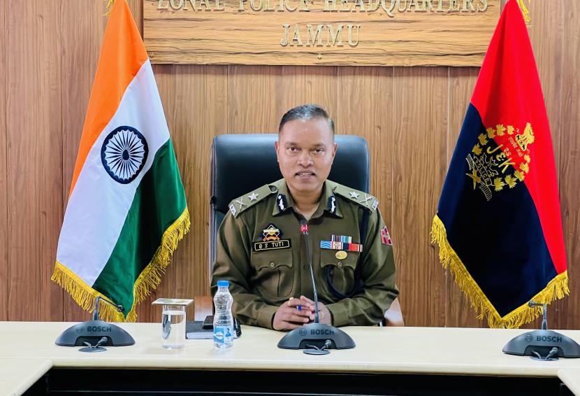 IGP Jammu calls for heightened vigilance, proactive measures to counter potential security threats