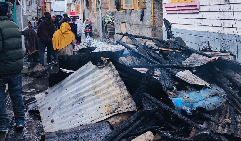 Fire Breaks Out In Srinagar Locality, Four Houses Gutted