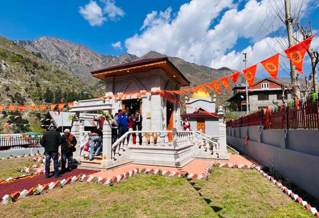 Govt Planning To Build ‘Yatri Niwas’ At Sharda Temple In Teetwal, Says CM Omar Abdullah