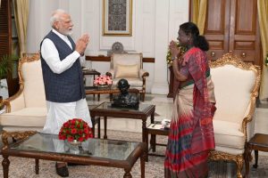 PM Modi meets President Droupadi Murmu, briefs her on Operation Sindoor