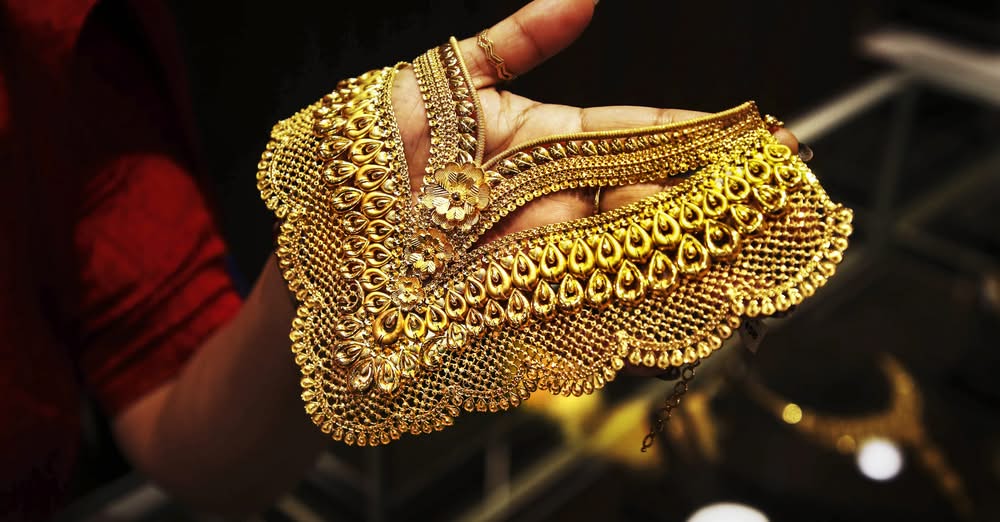 Gold Declines Rs 650 To Rs 96,850/10 Gm Amid Weak Global Cues