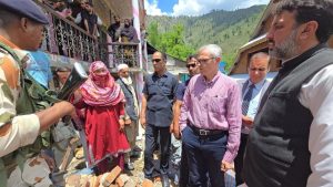 Chief Minister Omar Abdullah visits Pakistani shelling-affected area in Kupwara