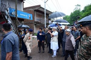 LG Sinha Visits Uri Sector To Assess Damage Caused By Pakistani Shelling