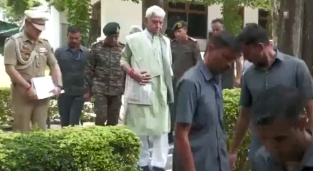 LG Sinha Visits Poonch, Meets Indian Army And BSF Personnel
