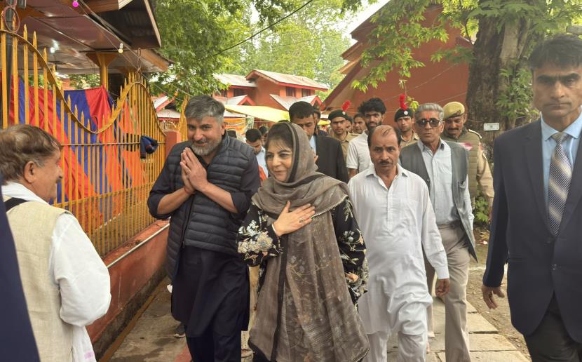 J&K incomplete without Kashmiri Pandits: Mehbooba Mufti at Kheer Bhawani temple