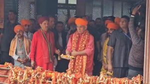 LG Manoj Sinha visits Mata Kheer Bhawani Temple on Jyeshtha Ashtami