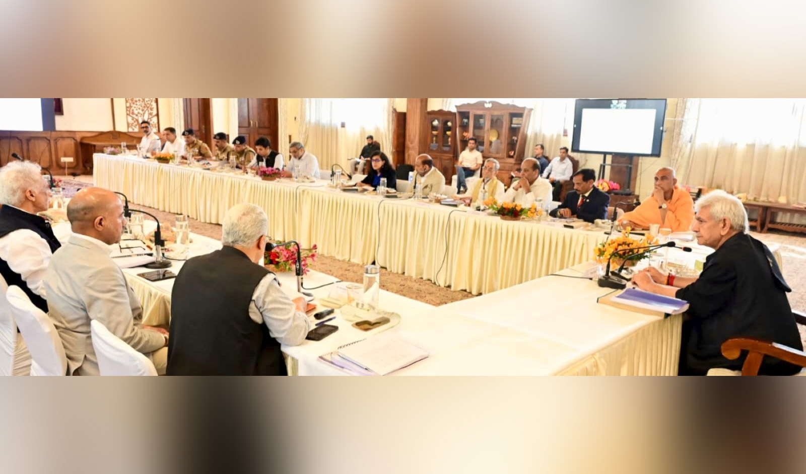 Safety, well-being of Shri Amarnath pilgrims top most priority: LG
