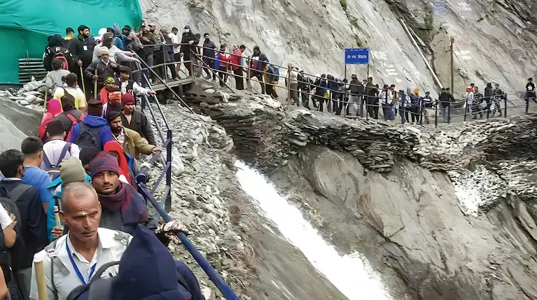 Fresh Batch Of Over 7,900 Pilgrims Leaves Jammu For Amarnath After One-Day Suspension