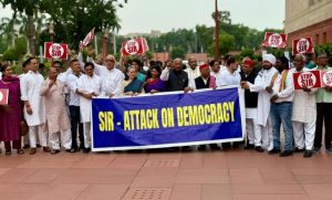 Sonia Gandhi, Mallikarjun Kharge, Rahul Gandhi, Akhilesh join opposition leaders in protest against SIR