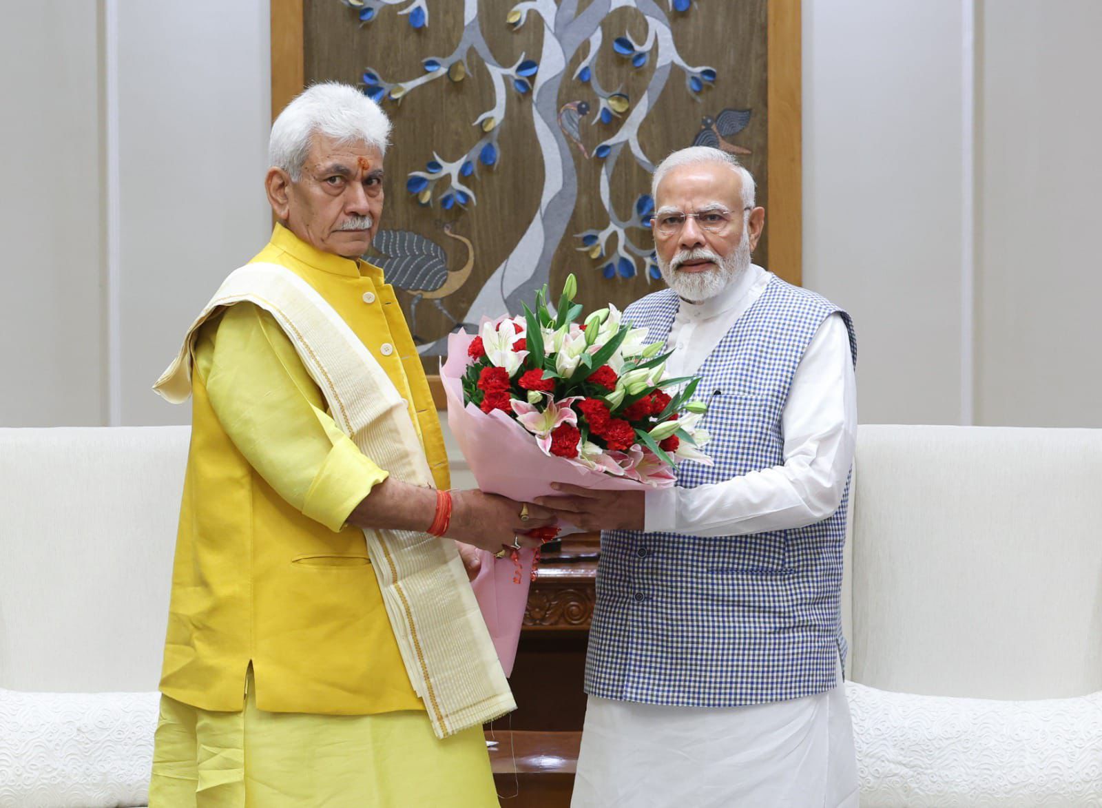 LG meets PM, briefs him on security scenario, ongoing Amarnath yatra