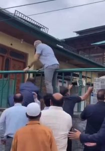 CM Omar Abdullah And NC Leaders Slip Through Barricades, Offer Tributes To Martyrs In Srinagar