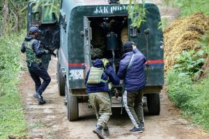 3 Terrorist Associates Held With Arms, Ammunition In Bandipora