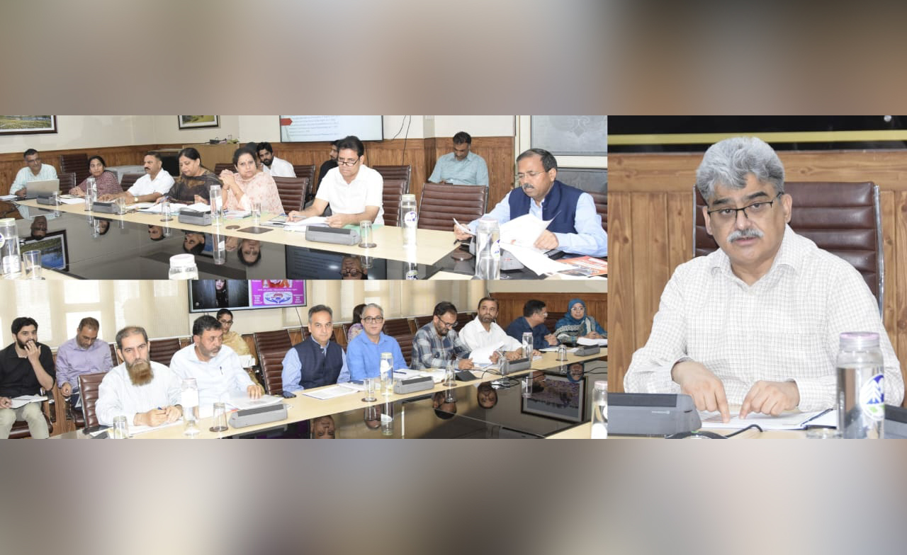 CS Reviews Implementation Of Welfare Schemes For Marginalized Sections Across J&K