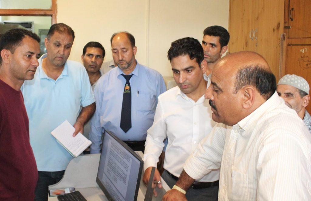 Dy CM Conducts Surprise Inspection Of CE R&B, PMGSY Offices In Srinagar