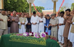 National Conference Leaders Pay Tributes To Akbar Jehan On 25th Death Anniversary