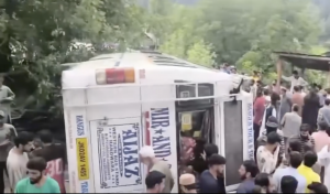 Teacher killed, over 30 injured after bus overturns in Behnipora Rajwar, Handwara