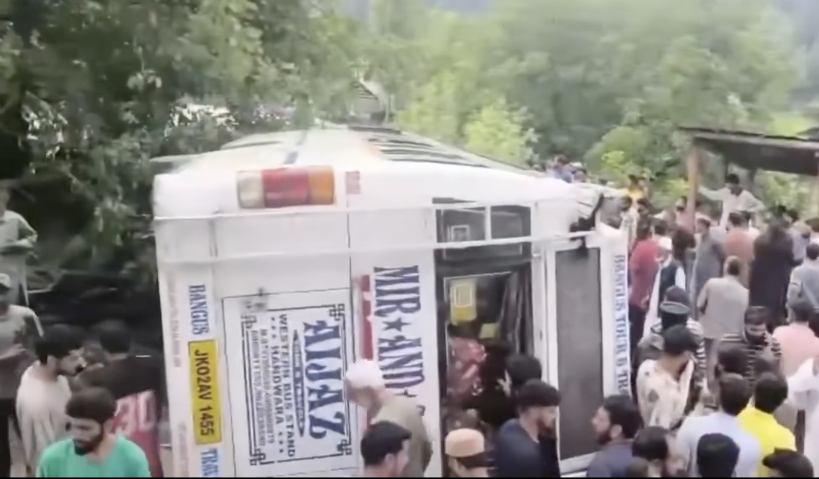 Teacher killed, over 30 injured after bus overturns in Behnipora Rajwar, Handwara