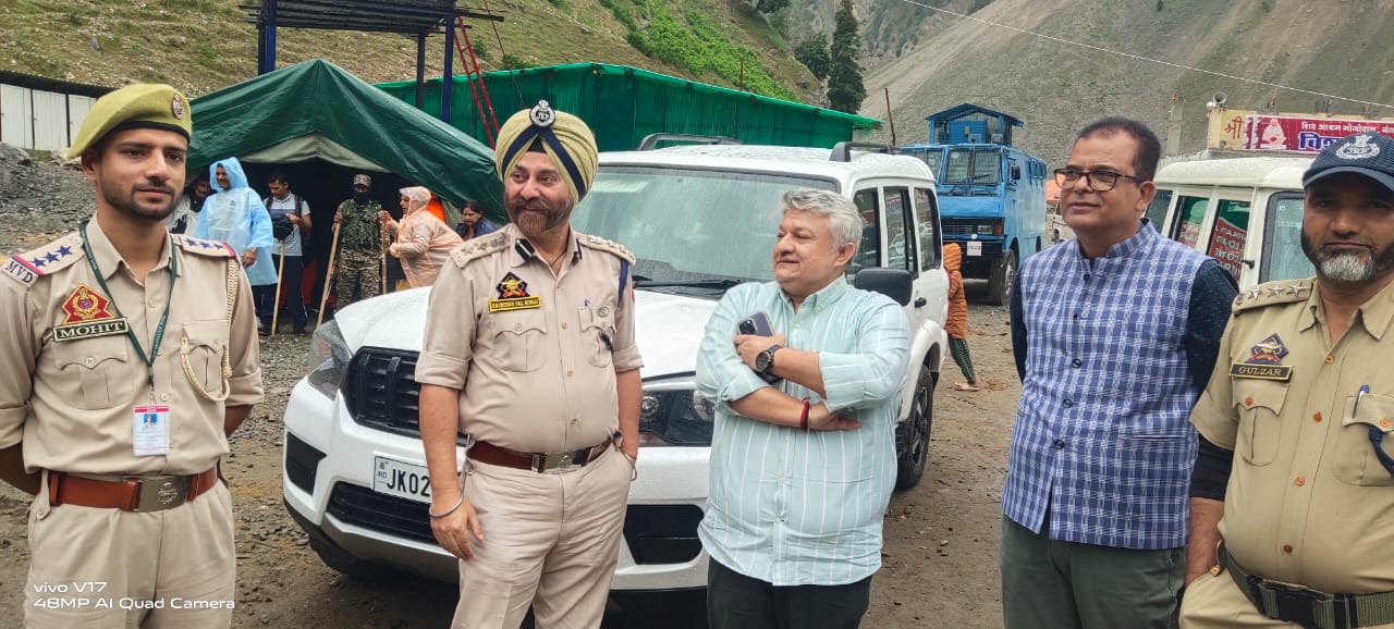 Transport Commissioner Visits Baltal, Domail Base Camp, Sonamarg; Reviews Transport Arrangements