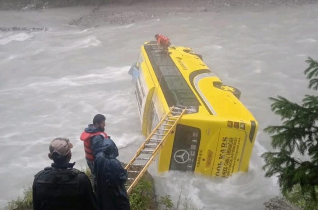 Bus Carrying ITBP Personnel Falls Into Sindh River In Ganderbal