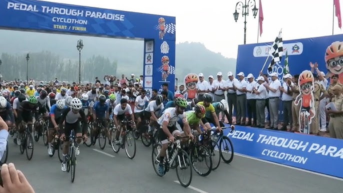 Hundreds Participate In ‘Pedal Through Paradise’ Cyclothon In Srinagar