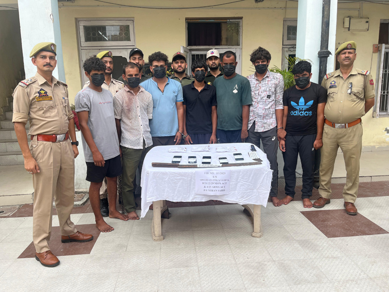 Police bust drug network; arrest 7 with heroin-like-substance, sharp weapons