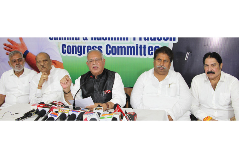Cong dharna, black day on Aug 5; hunger strike from Aug 9: Karra